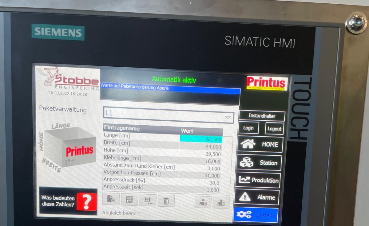 Touch-Bedienoberfläche des modernisierten Paketaufrichters bei Printus